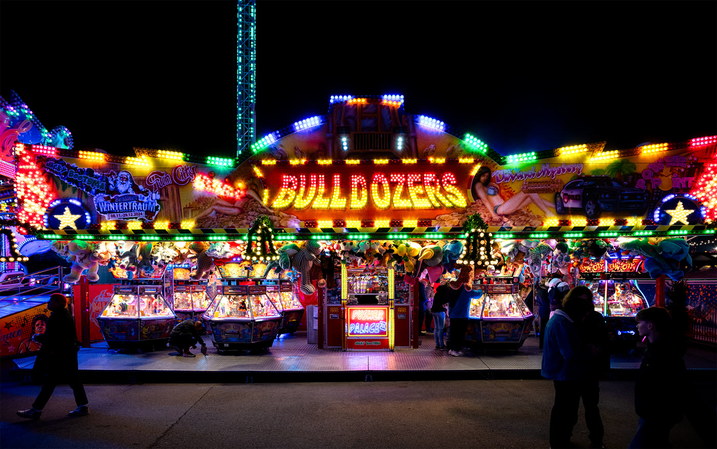 Beleuchteter Spielstand mit dem Schriftzug Bulldozer